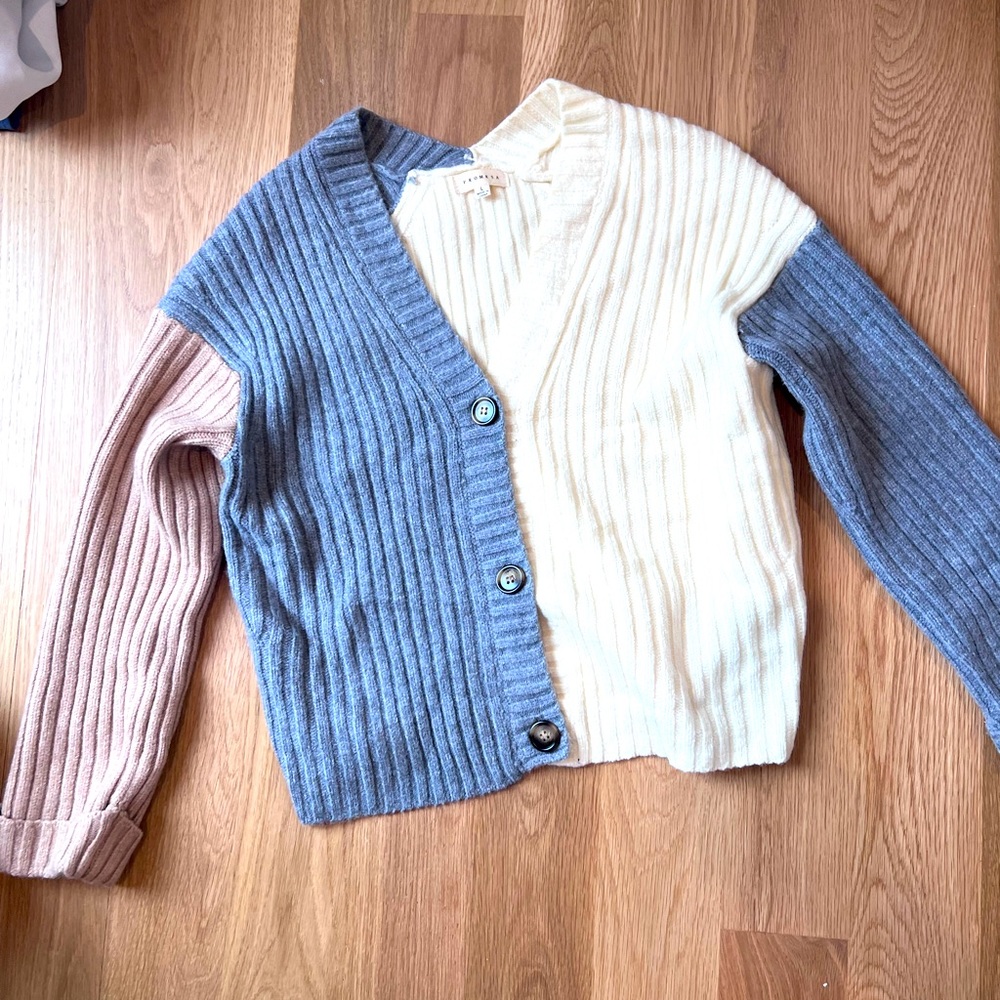 L sweater